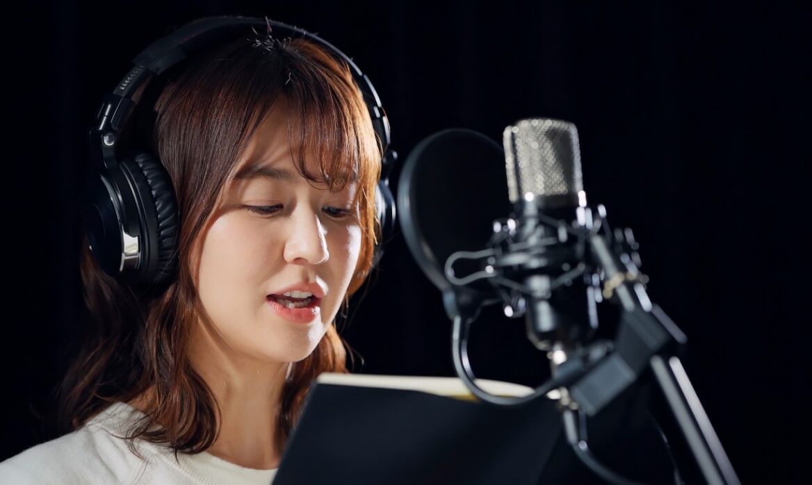 厳選された250名超のナレーターから最適なボイスを選択