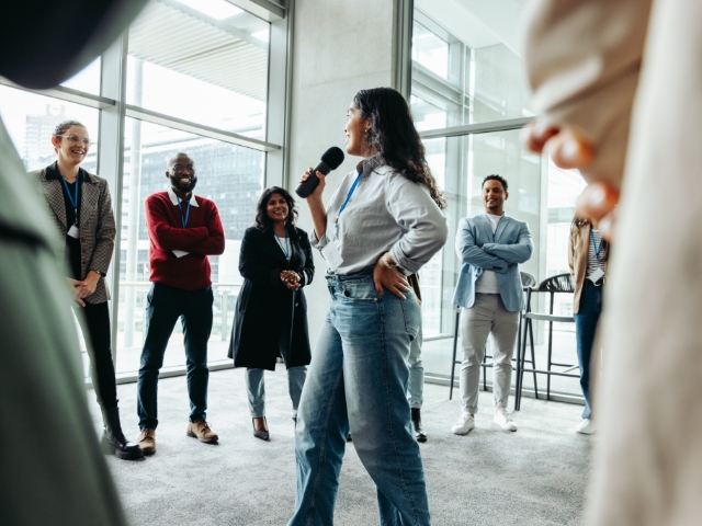 ワークショップ・ビジネス交流会の司会MC依頼・出張派遣のイメージ画像